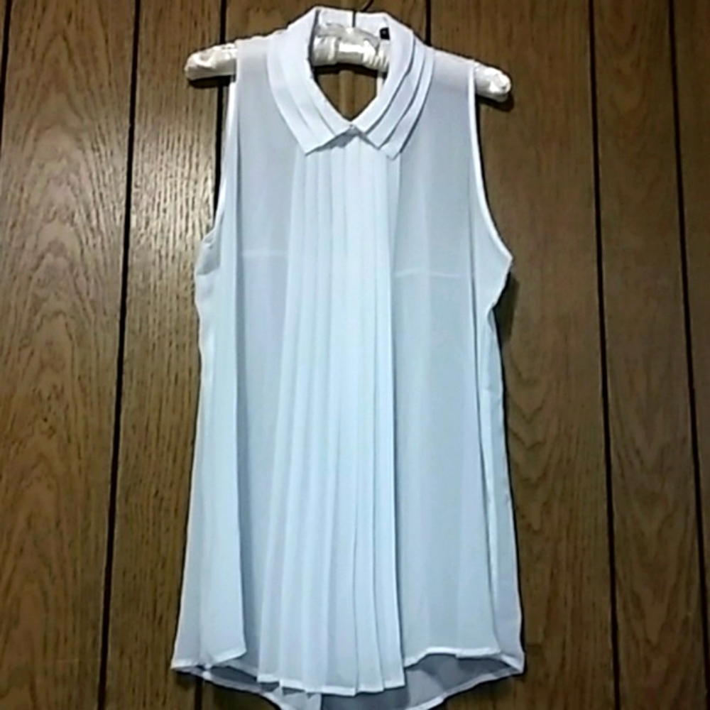 Bisou Bisou White Pleated Sheer Sleeveless Top Layered Collar Large